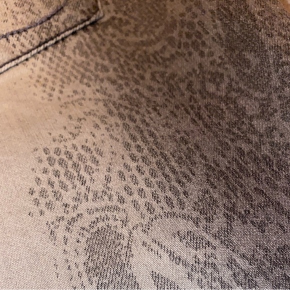 BRINA & EM Skinny Jeans Floral Pattern Gray on Gray Floral in Size 10 - Picture 5 of 7